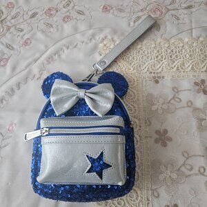 NWOT LoungeFly Disney Minnie Mouse Blue and Silver Wristle